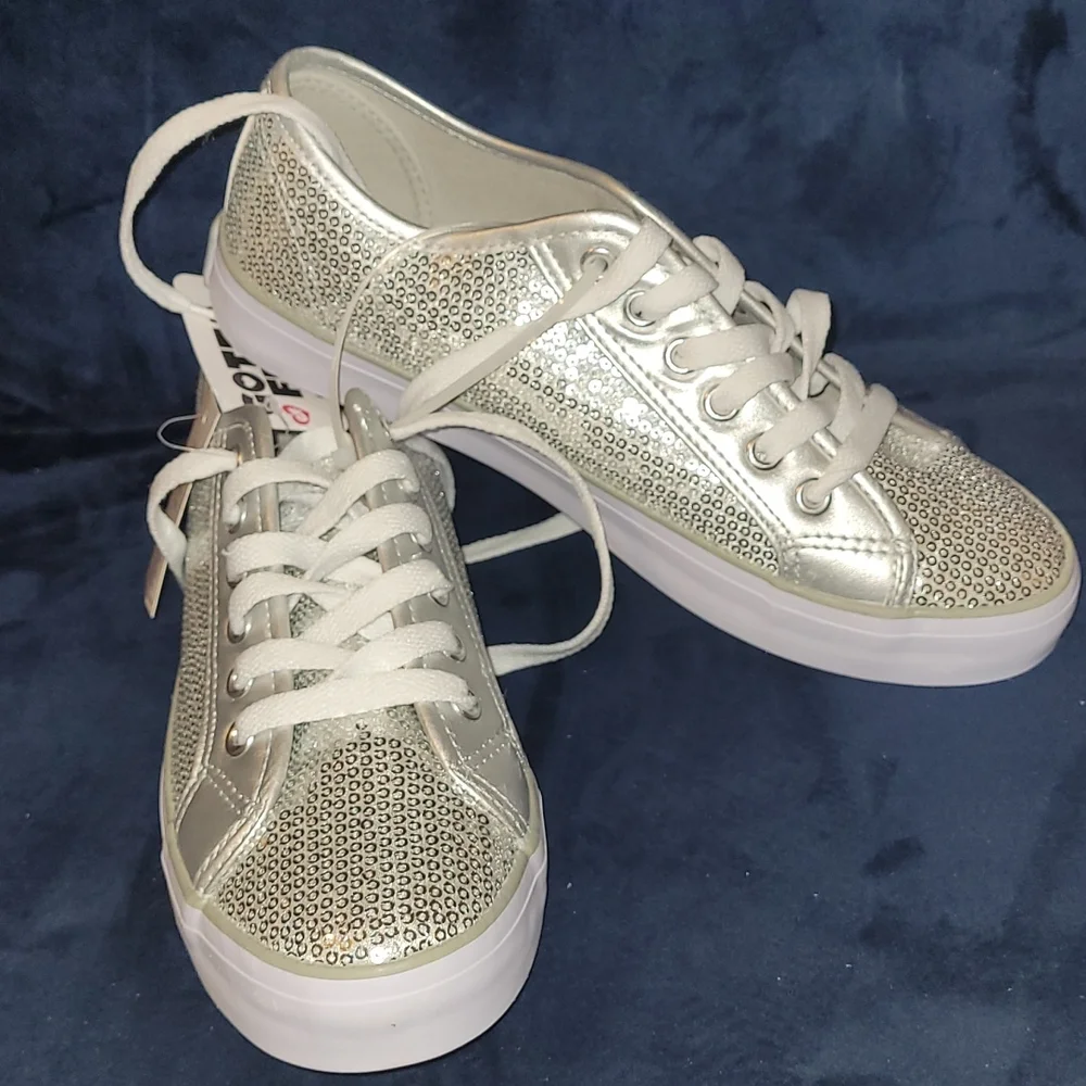 New GOTTA FLURT mini sequin styled sneaker set size 7.5(you get them both) - Picture 8 of 8